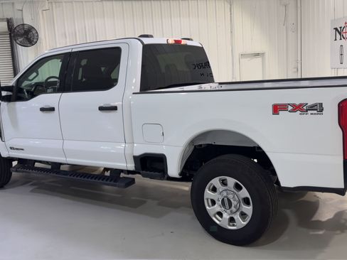 Used 2024 Ford F250 XLT w/ FX4 Off-Road Package AWD/4WD image 7