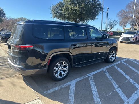 Used 2022 Jeep Wagoneer Series II image 4