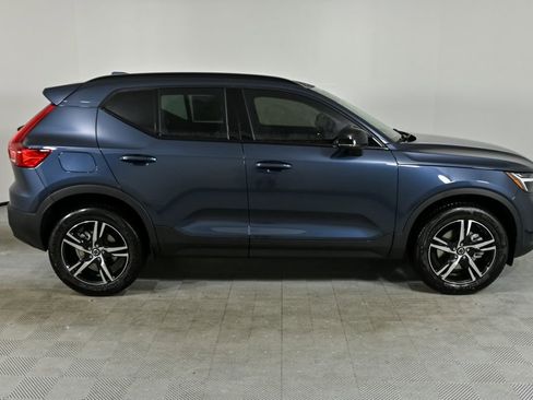 Used 2026 Volvo XC40 B5 Core w/ Climate Package AWD/4WD image 27