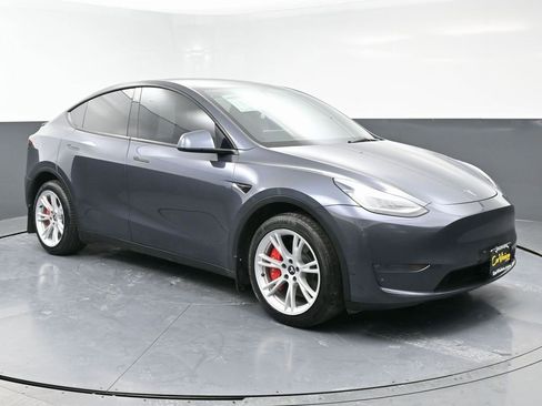 Used 2023 Tesla Model Y Long Range image 2