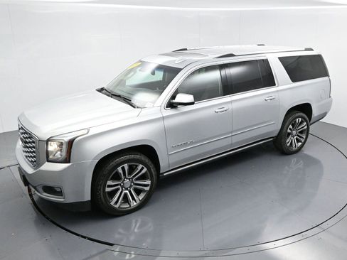 Used 2019 GMC Yukon XL Denali w/ Denali Ultimate Package AWD/4WD image 42