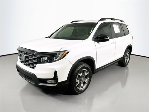 Used 2022 Honda Passport TrailSport image 3