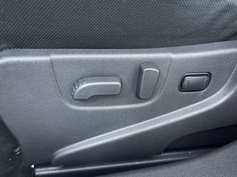 Used 2013 Nissan Rogue SV image 12