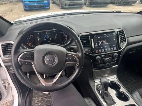 Used 2021 Jeep Grand Cherokee Laredo X AWD/4WD image 23