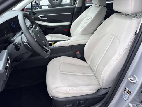 Used 2025 Hyundai Sonata SEL FWD image 11