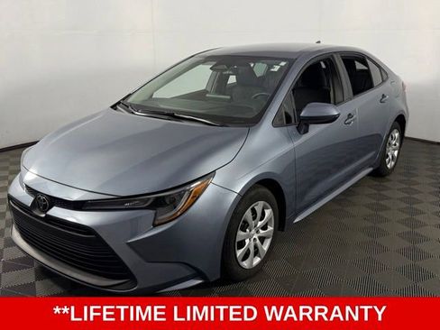 Used 2023 Toyota Corolla LE FWD image 3