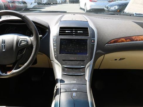 Used 2013 Lincoln MKZ FWD image 21