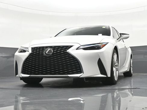 Used 2023 Lexus IS 300 w/ Comfort Package RWD image 30