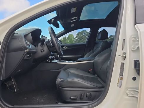 Used 2018 Kia Stinger GT1 AWD/4WD image 14