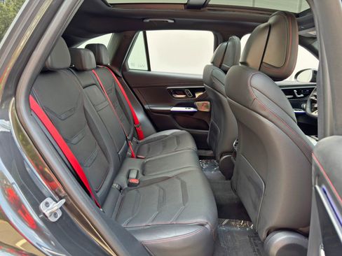 Used 2024 Mercedes-Benz GLC 43 AMG 4MATIC image 47