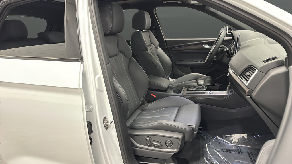 Used 2025 Audi Q5 e Premium Plus w/ Premium Plus Package AWD/4WD image 25