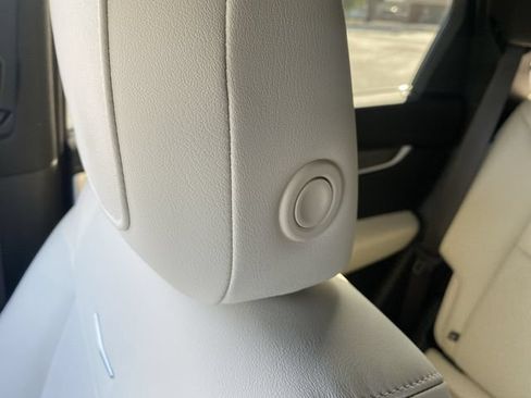 Used 2024 Cadillac XT5 Sportv w/ Technology Package AWD/4WD image 34