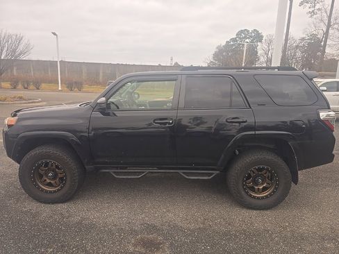 Used 2014 Toyota 4Runner SR5 image 8