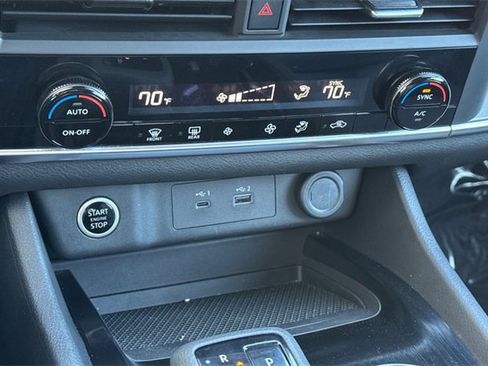 Used 2023 Nissan Rogue SV image 23