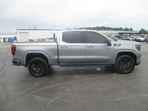 Used 2024 GMC Sierra 1500 AT4 w/ Technology Package AWD/4WD image 5