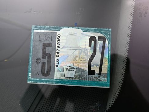 Used 2018 Chevrolet Bolt Premier w/ Driver Confidence II Package image 7