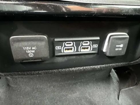 Used 2024 Jeep Wagoneer L Series II w/ Flexible Seating Group AWD/4WD image 24