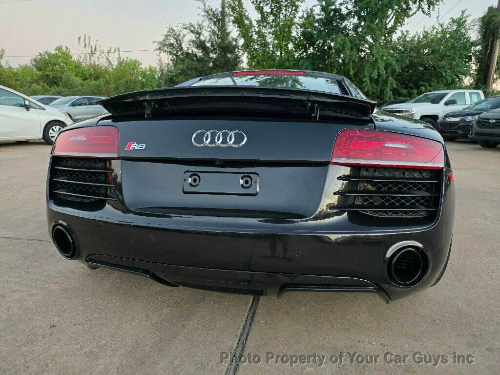 Used 2015 Audi R8 V8 w/ Extended Leather Package AWD/4WD image 16