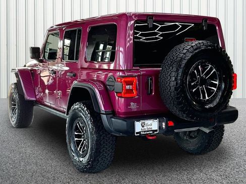 Used 2024 Jeep Wrangler Unlimited Rubicon AWD/4WD image 4