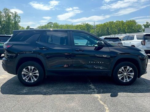 Used 2026 Chevrolet Equinox LT w/ Convenience Package II FWD image 2