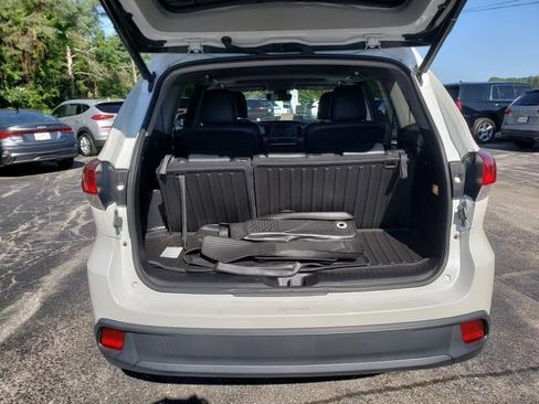 Used 2019 Toyota Highlander AWD V6 image 7