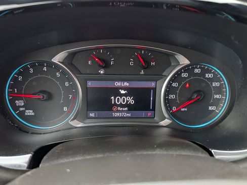 Used 2022 Chevrolet Traverse LT image 11