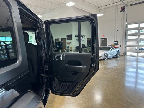 Used 2022 Jeep Wrangler Unlimited Sport AWD/4WD image 39