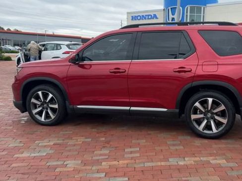 Certified 2025 Honda Pilot Elite image 8