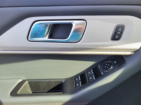 New 2026 Ford Explorer Active image 23