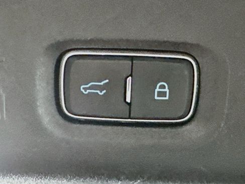 Used 2025 Ford Expedition Max Active AWD/4WD image 32