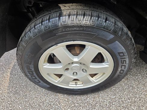 Used 2010 Jeep Grand Cherokee Laredo AWD/4WD image 40