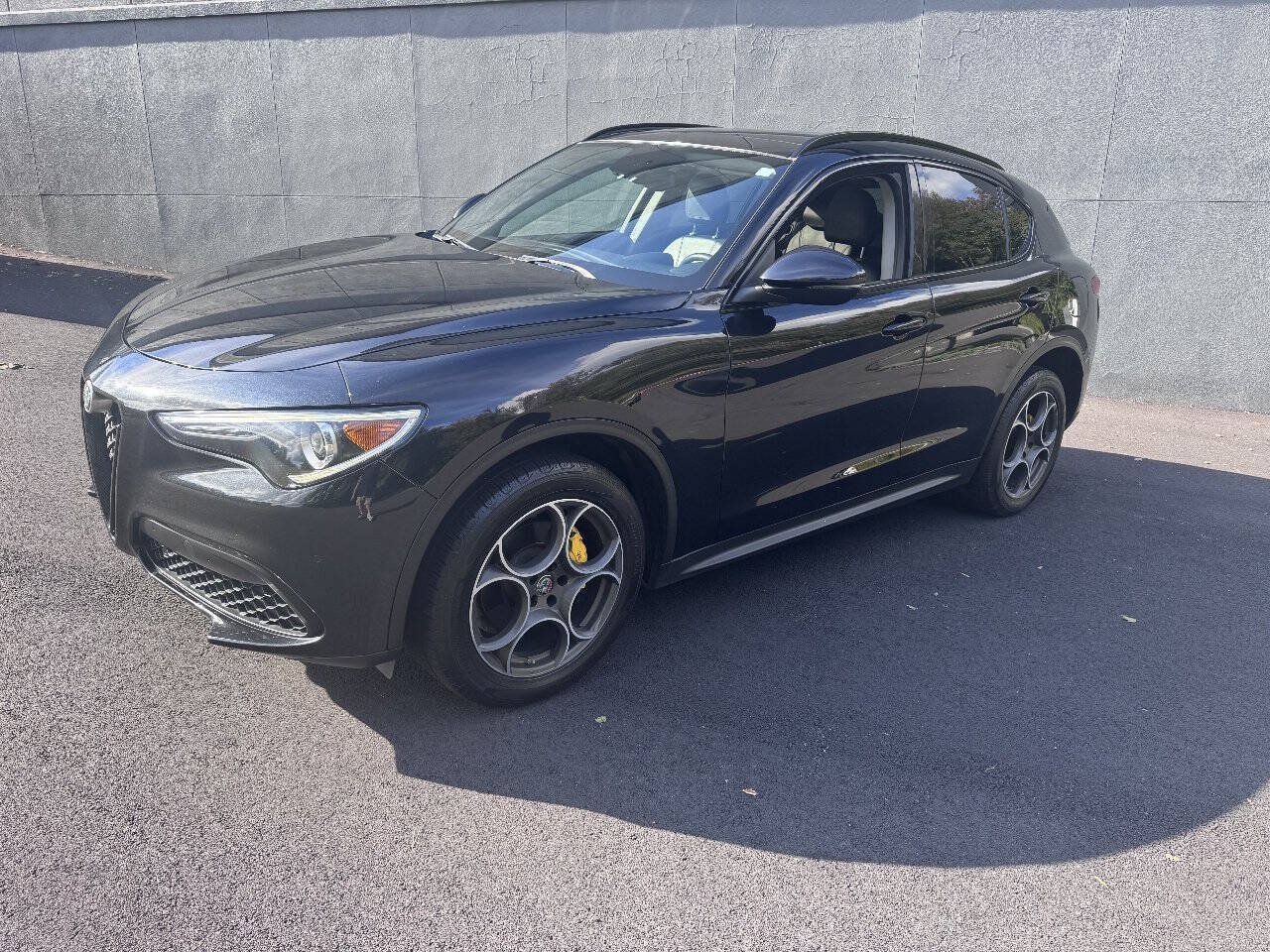 Used 2018 Alfa Romeo Stelvio Sport w/ Quick Order Package 22J Sport AWD/4WD image 1