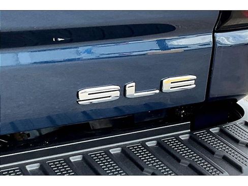 Used 2022 GMC Sierra 3500 SLE w/ SLE Convenience Package image 25