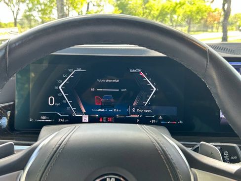 Used 2025 BMW X7 xDrive40i AWD/4WD image 21