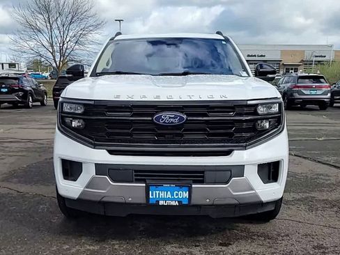 Used 2025 Ford Expedition Platinum AWD/4WD image 4