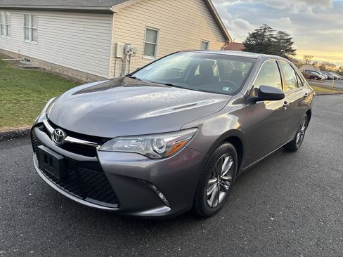 Used 2017 Toyota Camry SE image 8