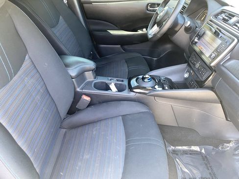 Used 2019 Nissan Leaf SV w/ SV Technology Package FWD image 10