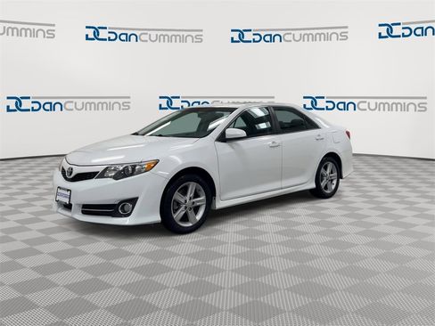 Used 2012 Toyota Camry SE image 4