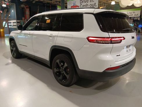 Used 2023 Jeep Grand Cherokee L Laredo AWD/4WD image 8