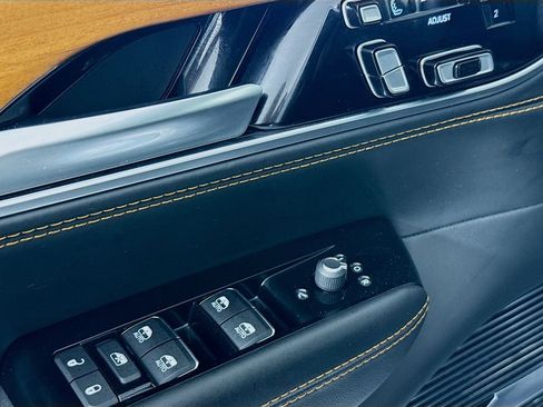 Used 2024 Jeep Grand Wagoneer L Series III image 19