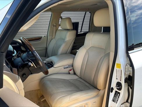 Used 2017 Lexus LX 570 4WD w/ Luxury Package image 20