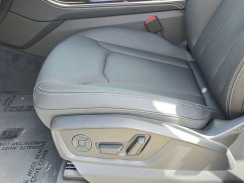 New 2026 Audi Q8 Premium Plus image 17