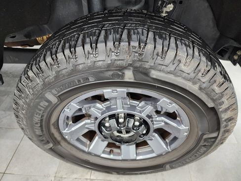 Used 2023 Ford F250 XLT w/ XLT Premium Package image 3