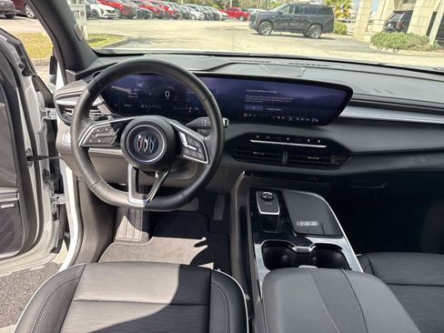 Used 2025 Buick Enclave Sport Touring image 17