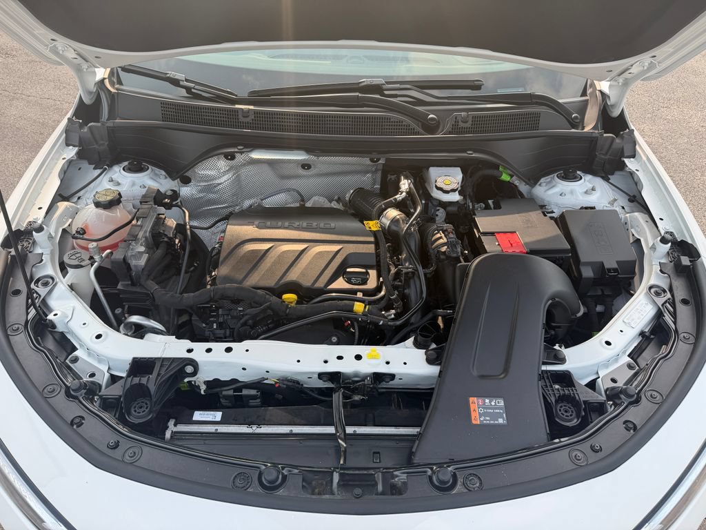 Used 2025 Buick Envista Avenir FWD image 36