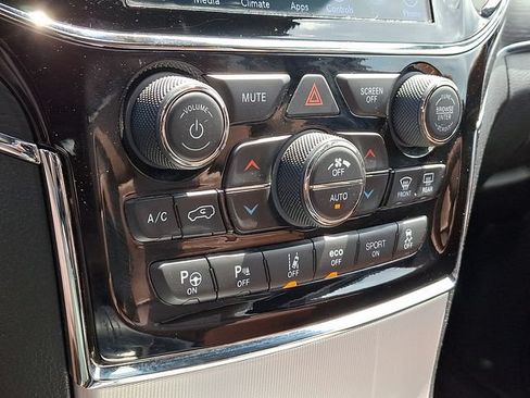 Used 2019 Jeep Grand Cherokee Summit w/ Platinum Series Group AWD/4WD image 17