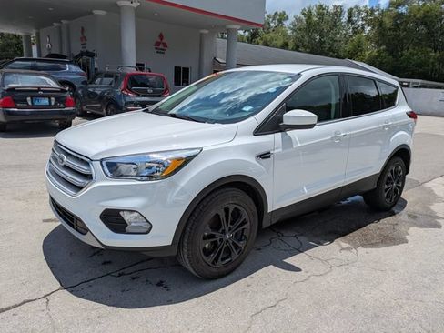 Used 2019 Ford Escape SE FWD image 8