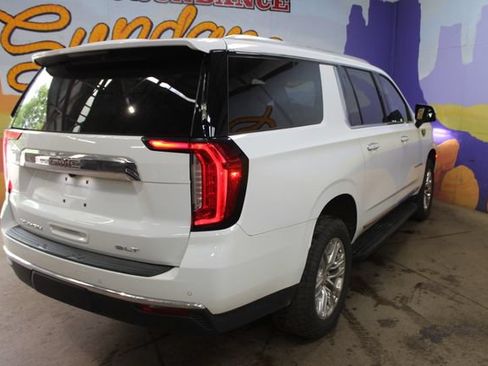 Used 2024 GMC Yukon XL SLT w/ SLT Luxury Package AWD/4WD image 8