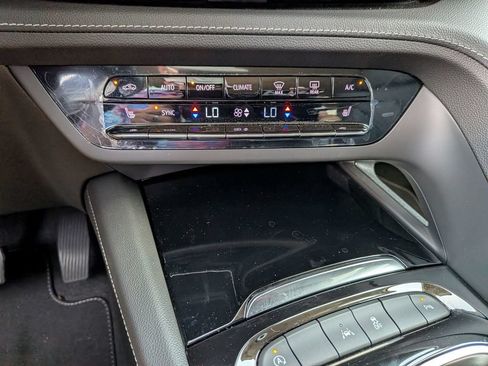 Used 2023 Buick Envision Essence FWD image 20