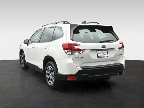 Used 2024 Subaru Forester Premium AWD/4WD image 2